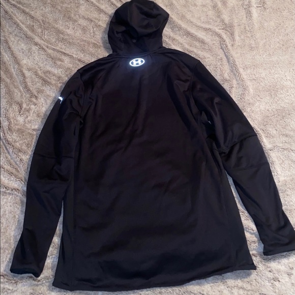 Under Armour lightweight workout hoodie - Picture 2 of 2